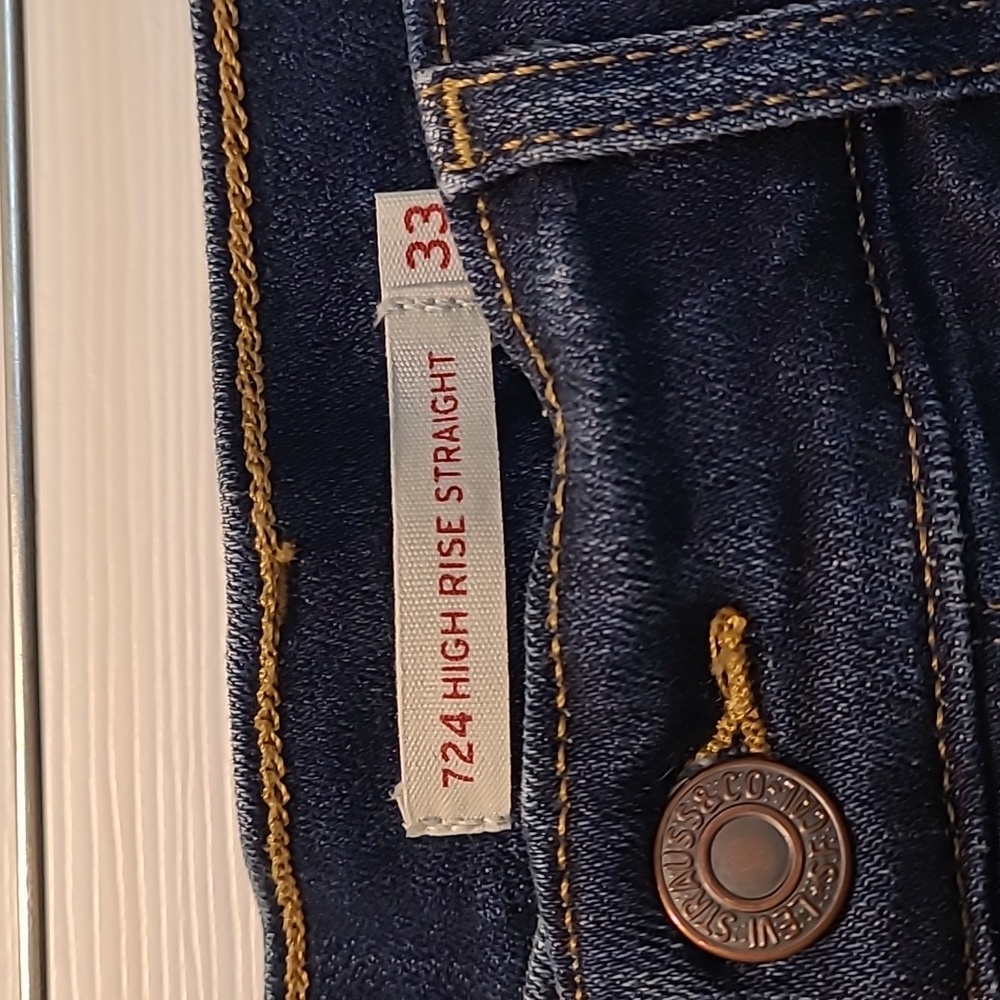 LEVI 724 High Rise Straight Leg Jean Size 33W 32L
